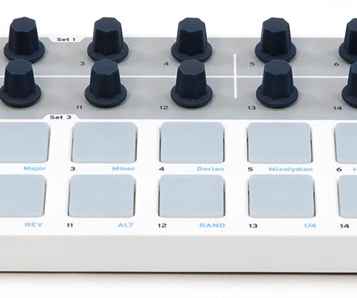 T*I様 ARTURIA BEATSTEP Arturia BeatStep Pad Controller and CV/Gate Sequencer